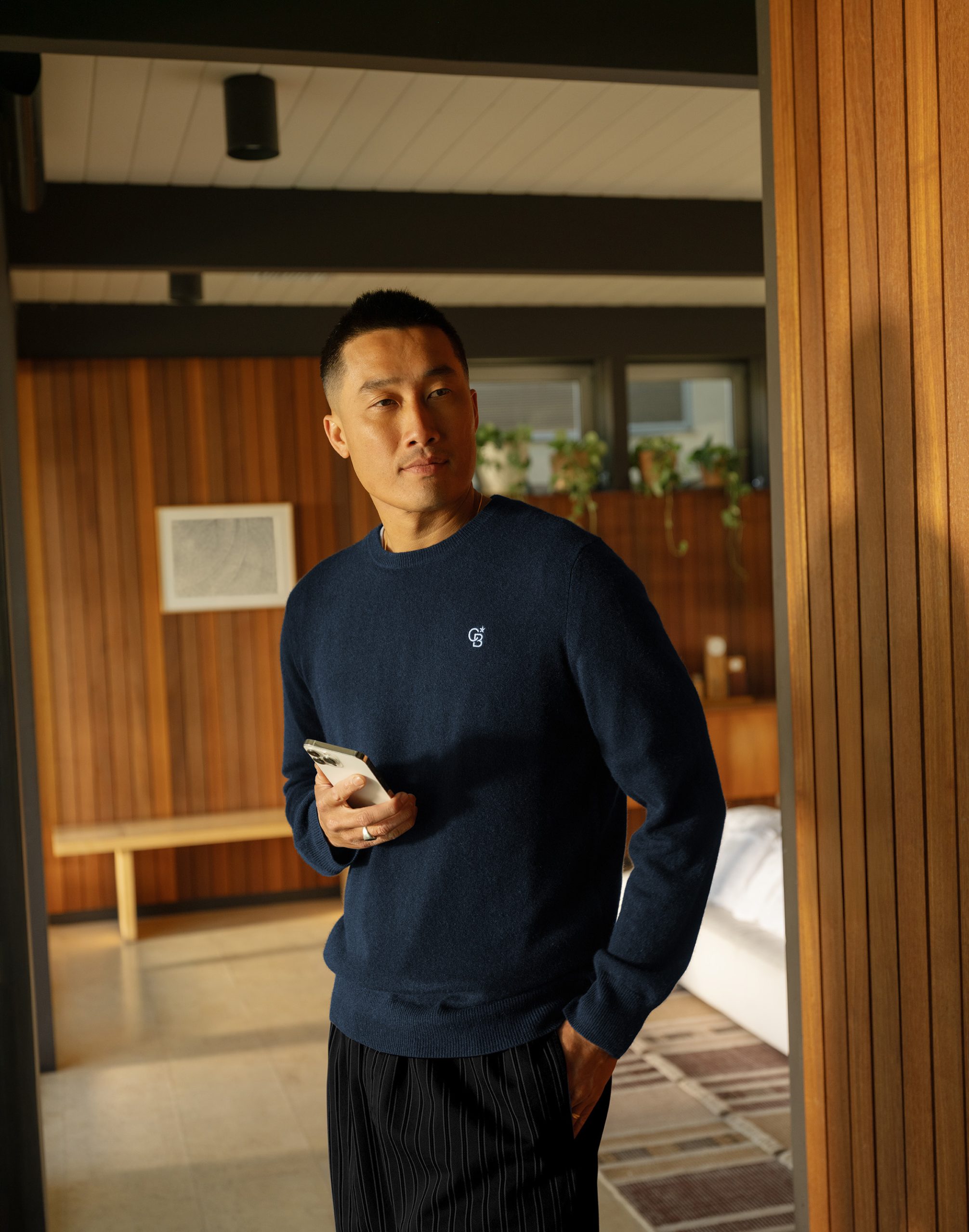 Interior - Agent - MCM Portrait VI